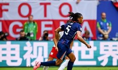 开云在线直播-荷兰球员在国际比赛中取得连胜