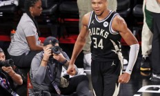 开云体育app-包含篮网B队血洗菲律宾男篮，字母哥完成帽子戏法的词条