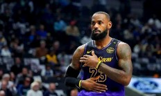 开云足球直播-包含国王力克热火，詹姆斯绝境逆转的词条