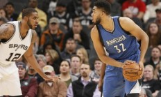 开云体育-关于狼队攻防平衡受质疑，主教练寻找解决方案的信息