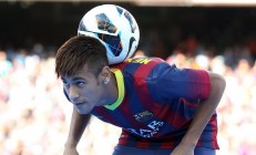 开云在线赛事平台-冰川与军刀的碰撞，2026世界杯H组焦点战，冰岛完胜瑞士，阿方索·戴维斯以一己之力改写足球版图