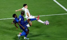 开云体育-曼城客场取胜，主教练战术调整取得意想不到的胜利的简单介绍