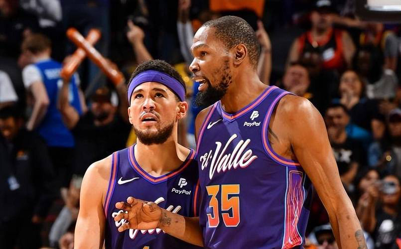 雄鹿绝杀广东队，布克高光表现的简单介绍