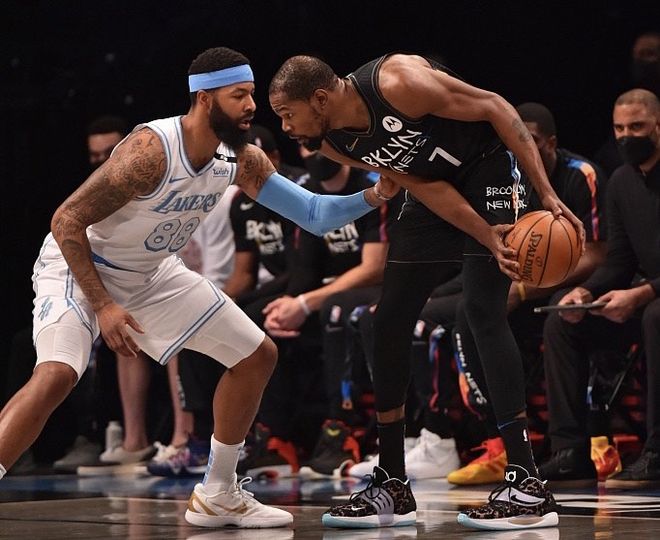 包含黄蜂对阵篮网惨遭爆冷，葛里芬功不可没的词条