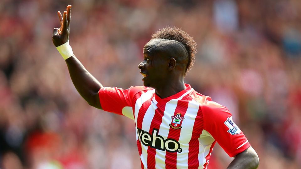 包含阿斯顿维拉主场不敌南安普顿，遭遇连败的词条