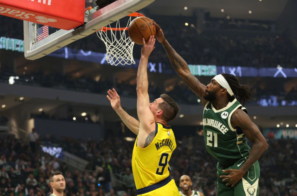 雄鹿大胜:米德尔顿发挥突出帮助球队取胜