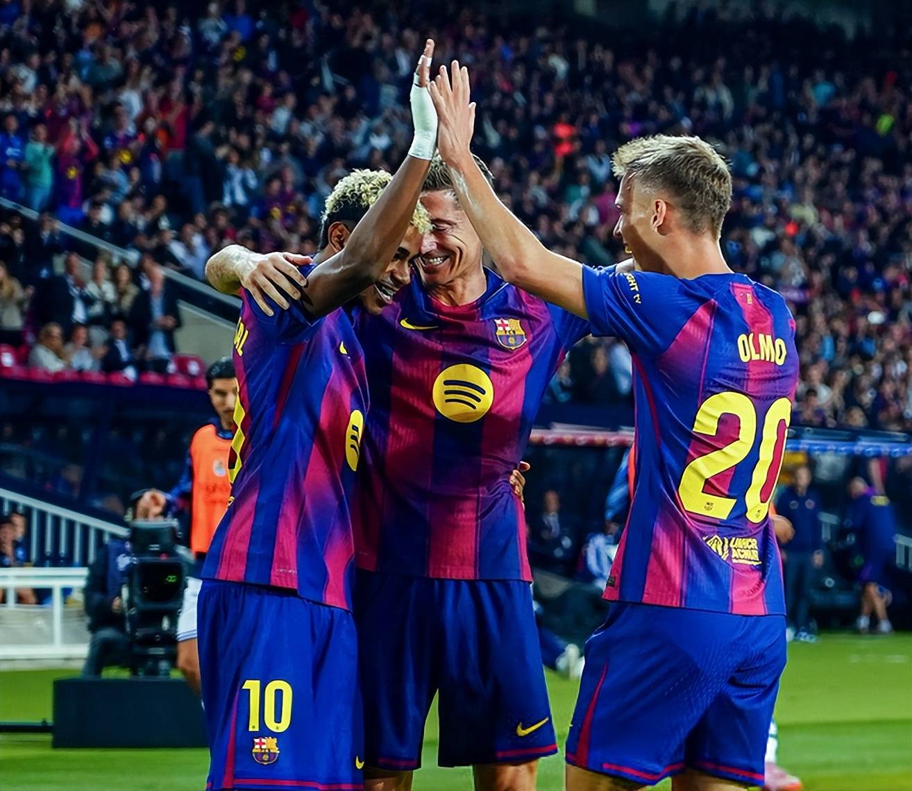 巴塞罗那主场轻松击败对手,保持巅峰状态的简单介绍 巴塞罗那主场轻松击败对手,保持巅峰状态的简单介绍