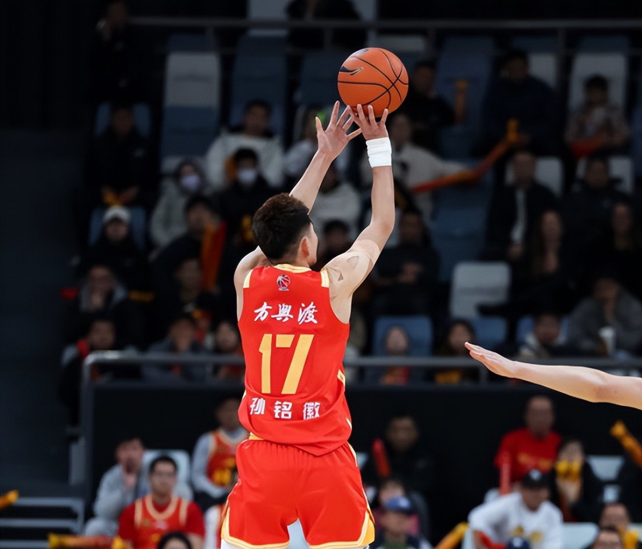 江苏男篮战术灵活,取得连胜 江苏男篮战术灵活,取得连胜