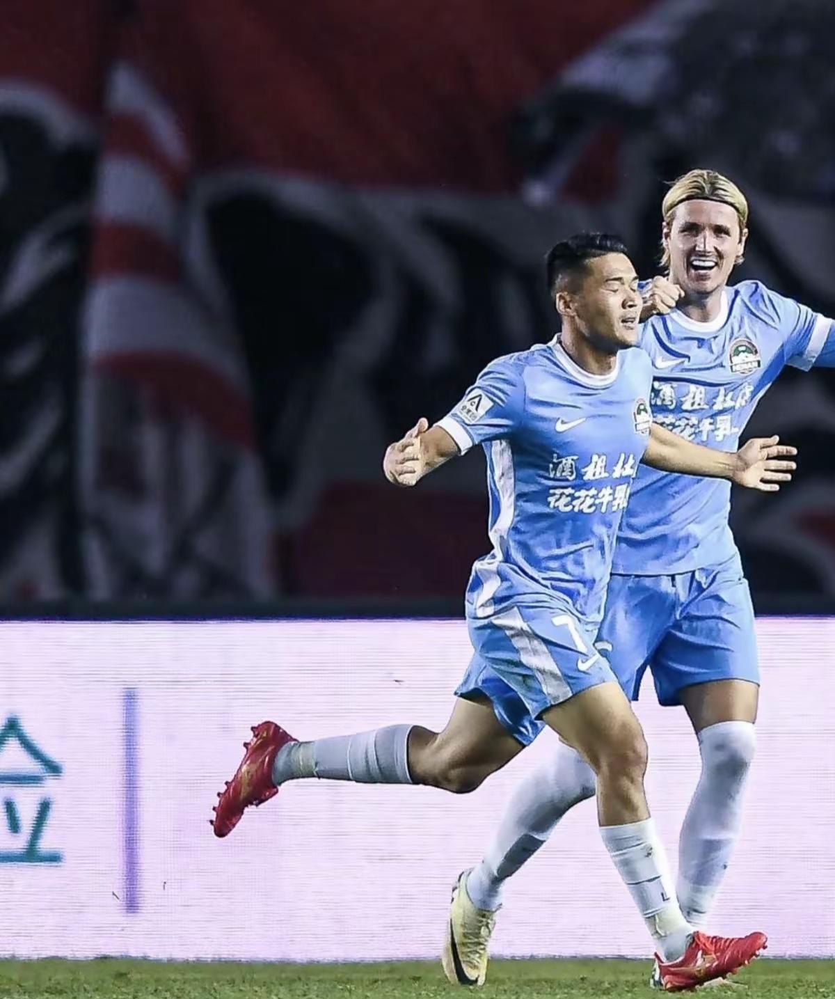 上海上港客场战胜河南建业,延续不败走势的简单介绍 上海上港客场战胜河南建业,延续不败走势的简单介绍