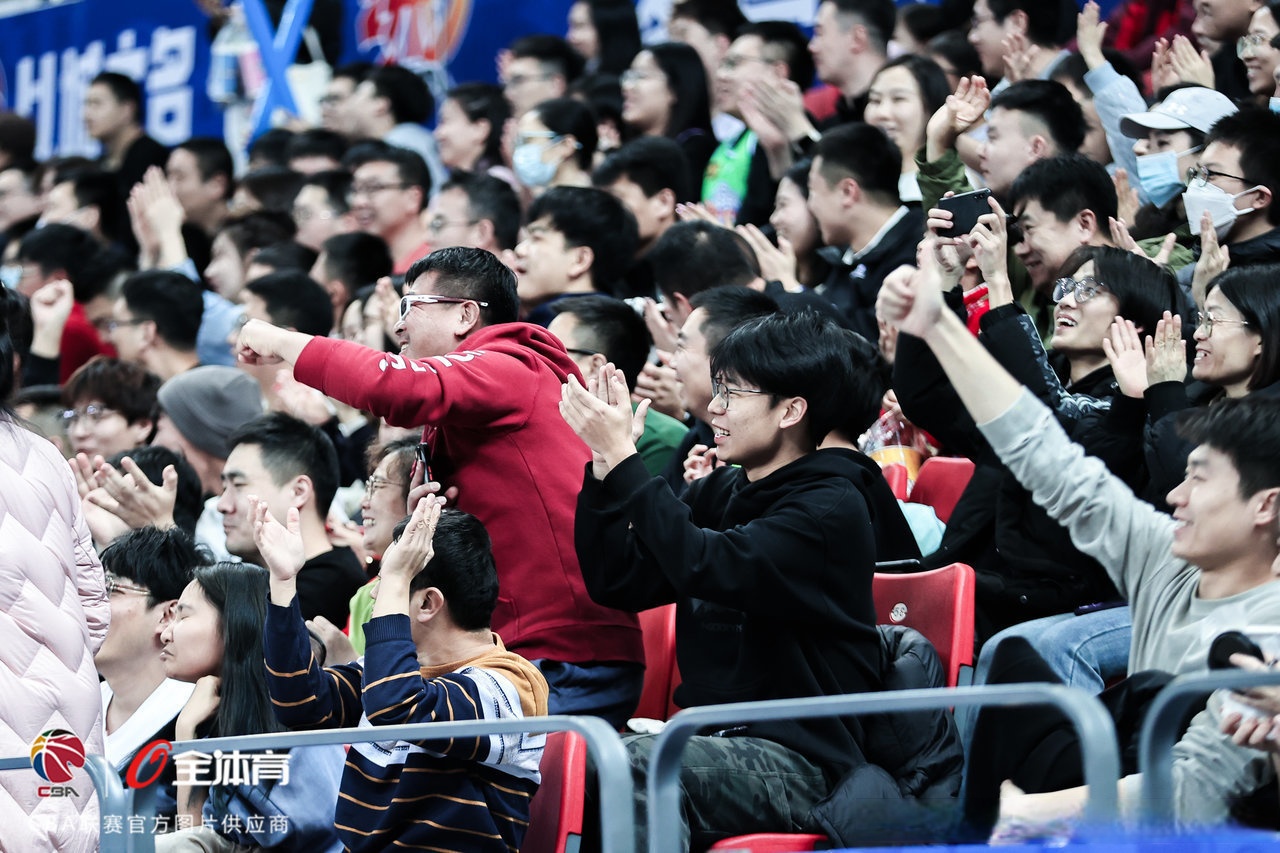 国际赛掀起球迷狂热潮流