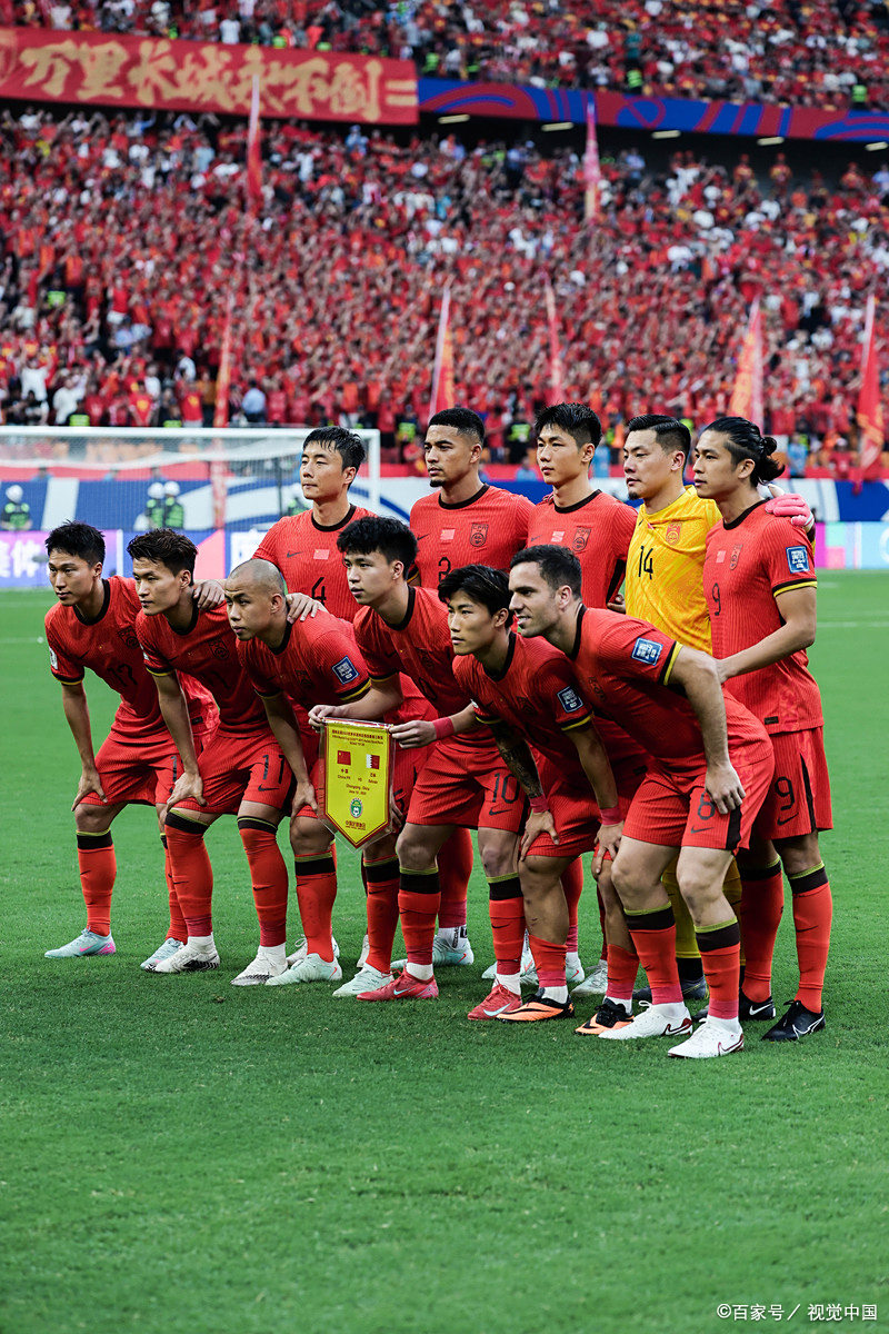 重庆队逆转胜出,建功辅翼,队员欢呼庆祝的简单介绍 重庆队逆转胜出,建功辅翼,队员欢呼庆祝的简单介绍