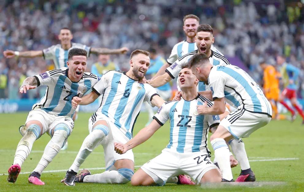 乌拉圭队在南美世预赛中继续赢得胜利 乌拉圭队在南美世预赛中继续赢得胜利