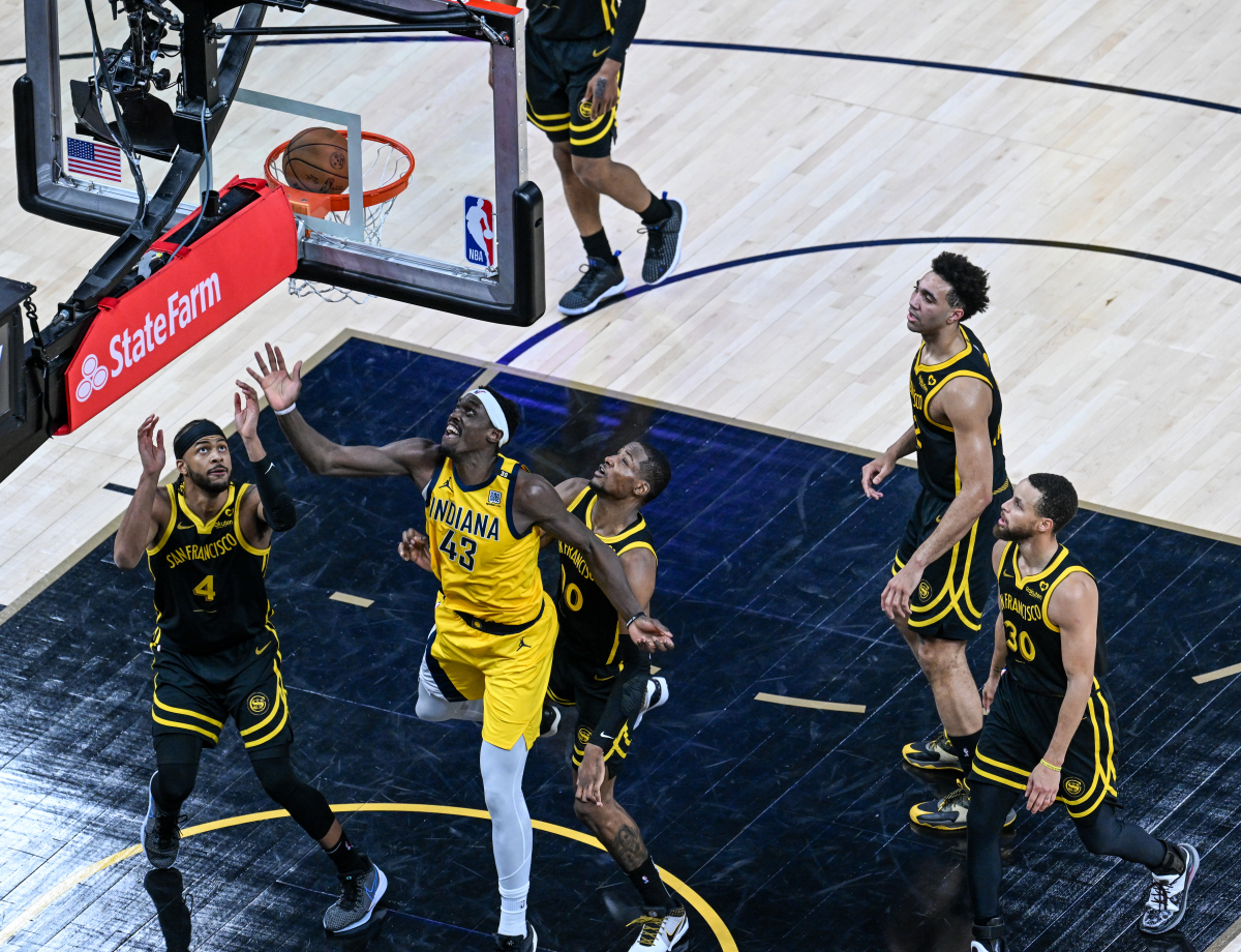 深圳队逆转鹈鹕，詹姆斯点燃赛场的简单介绍