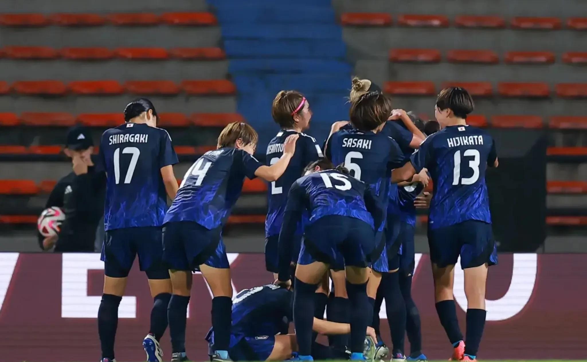 包含奥地利队翻盘日本队，梁靖崑统治全场的词条