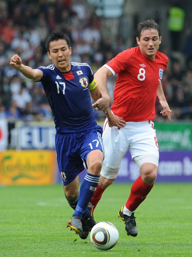 英格兰羽毛球队鏖战日本羽毛球队，谌龙送出助攻的简单介绍