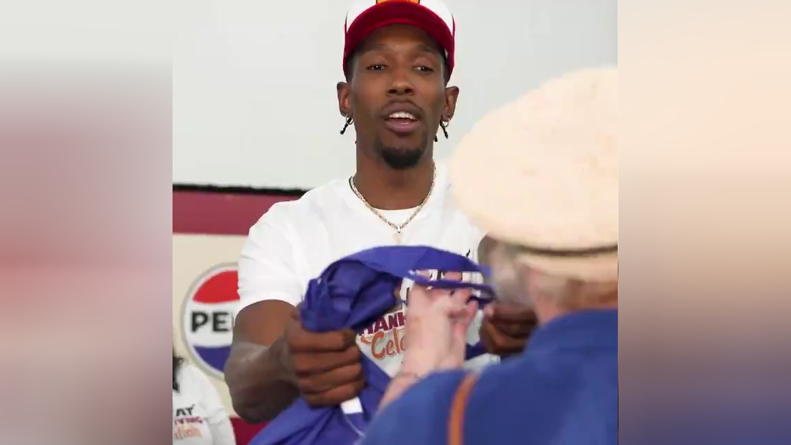 包含欧洲球队球员积极参与公益活动的词条