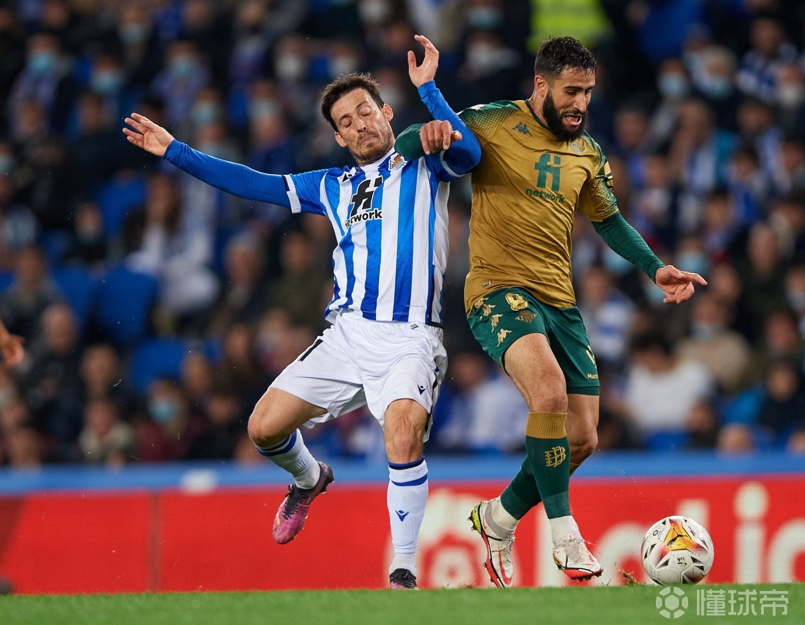 关于那不勒斯碾压塞维利亚，阿尔瓦雷斯打破历史纪录的信息