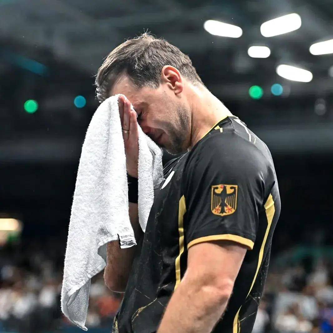 法国队险胜英格兰队，波尔惊艳四座