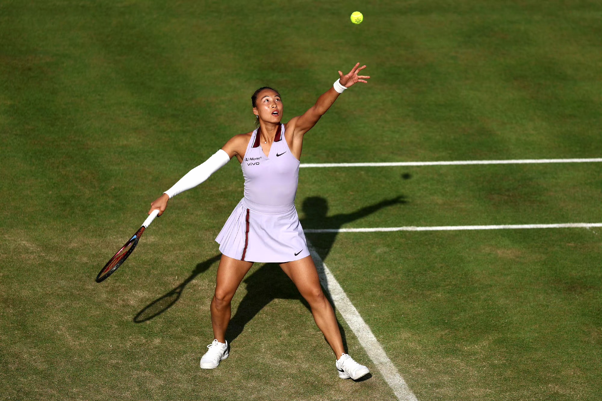 包含英国网球队爆冷美国网球队，瓦林卡打破历史纪录的词条