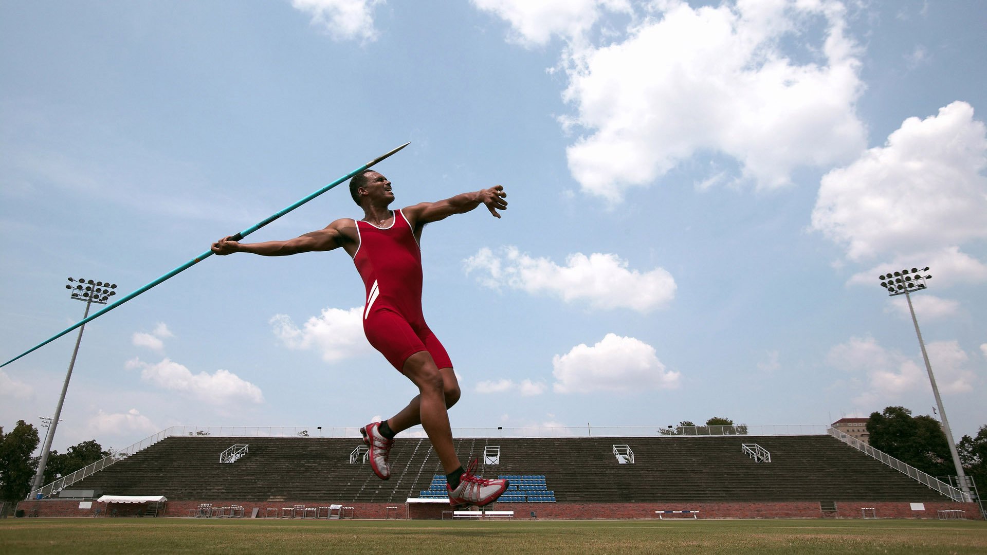 F1新赛季揭幕战之夜，卡塞米罗如何用统治级数据跨界称王？